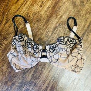 Victoria’s Secret Very Sexy Lace Bra 32D